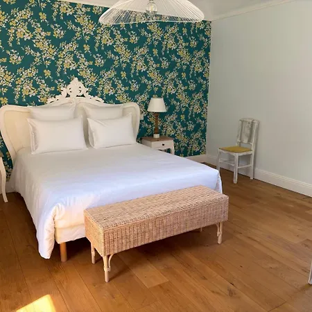 Chateau Saint Georges Bed & Breakfast 3*