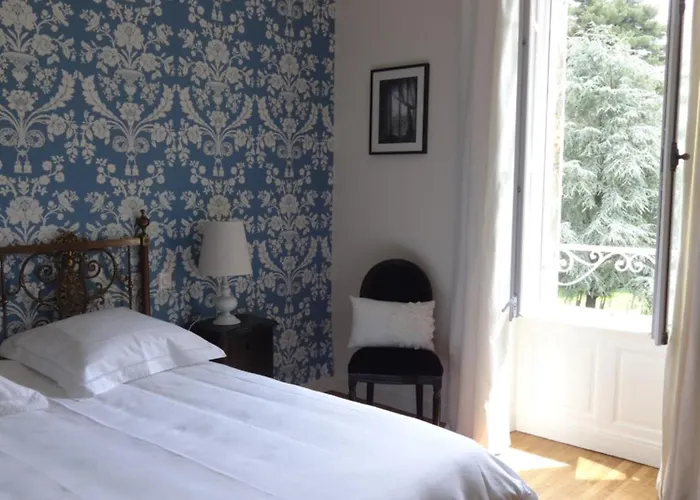 Chateau Saint Georges Couette-café